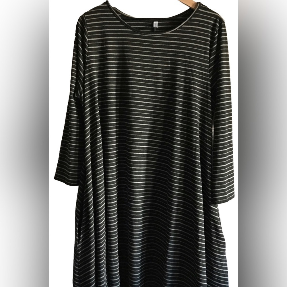 Honey and Lace Striped Dress Size Medium​​​​​​